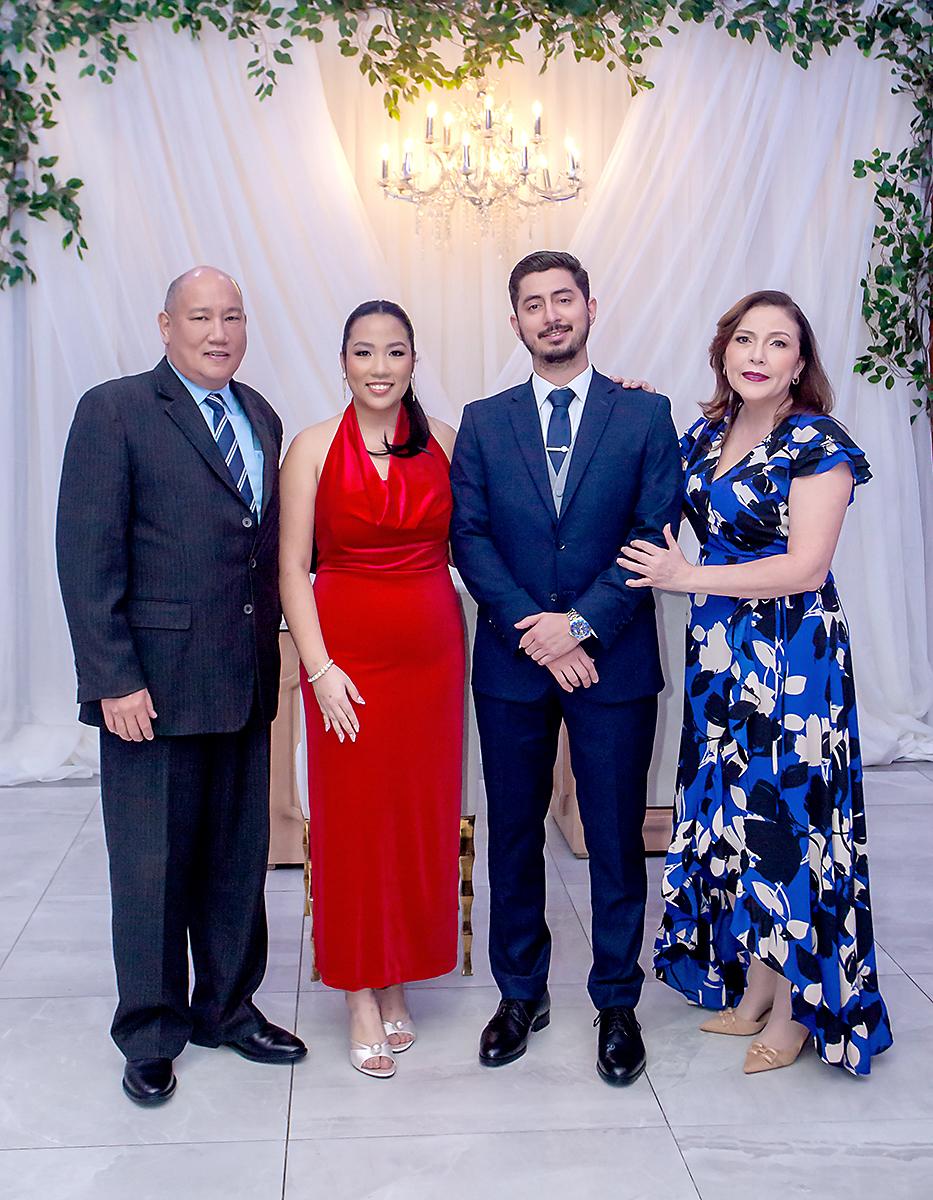 Javier León, Nidia León, Juan Carlos Pineda y Nidia Manzanares.