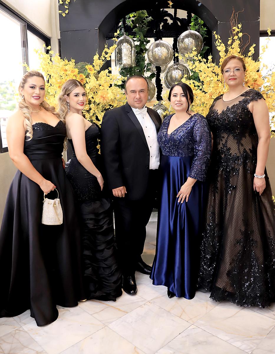 Invitados a la Prom 2025 de Elvel School