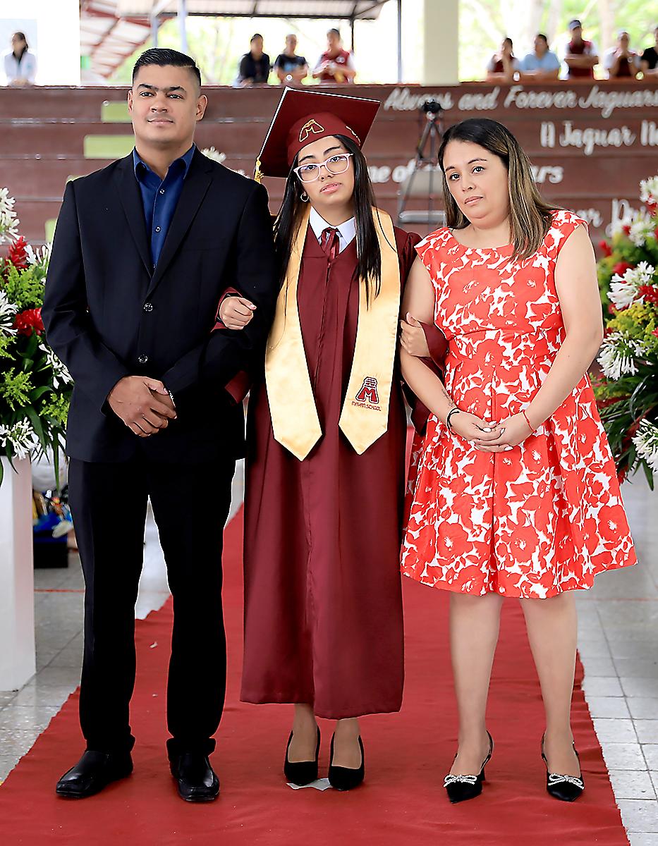 Graduación de los seniors 2025 de Mayan School