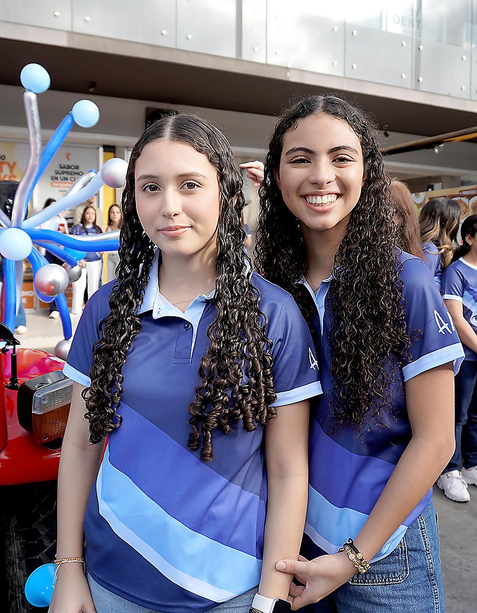 Katya Bobadilla y Paulina Ávila.