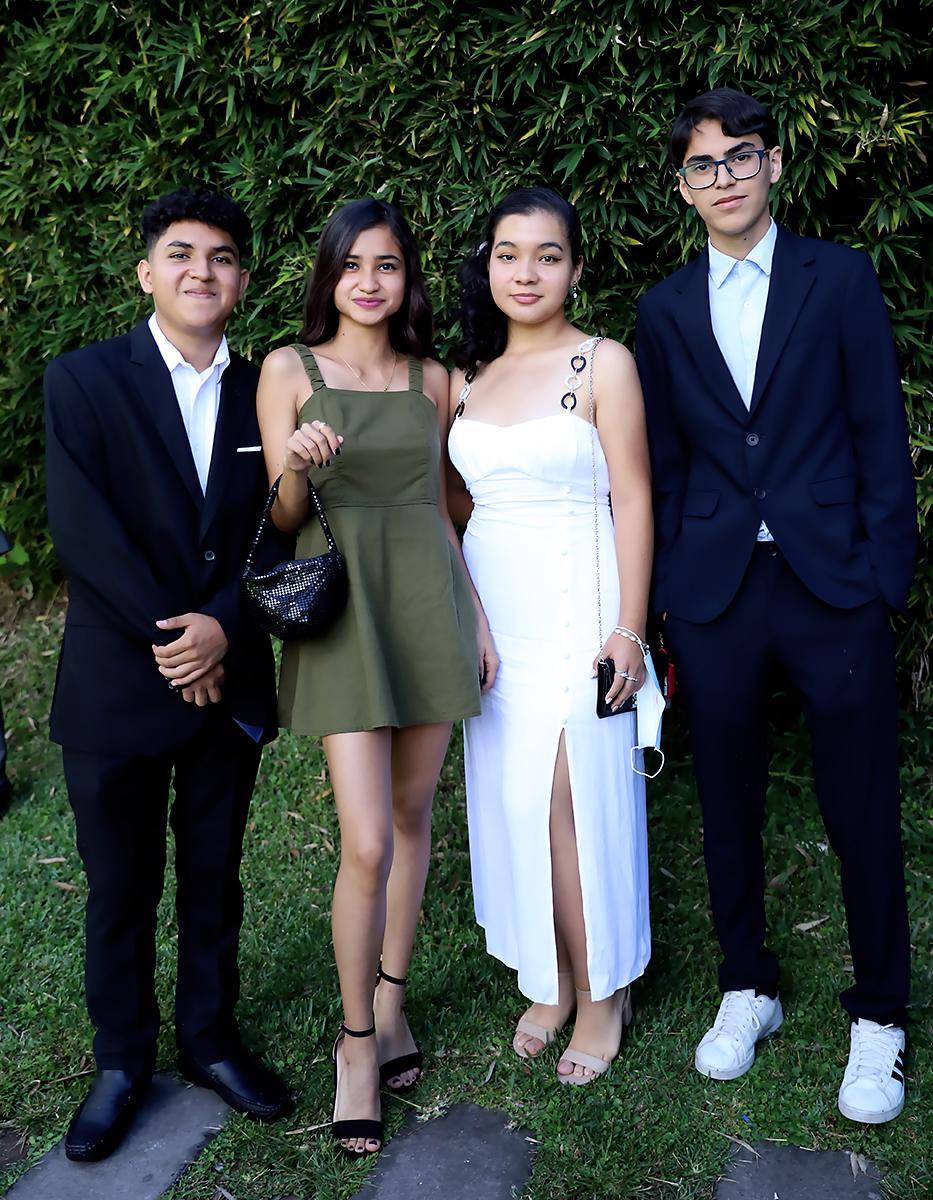 Arturo Siliezar, Kaory Rodas, Angie Macías y José Mendoza