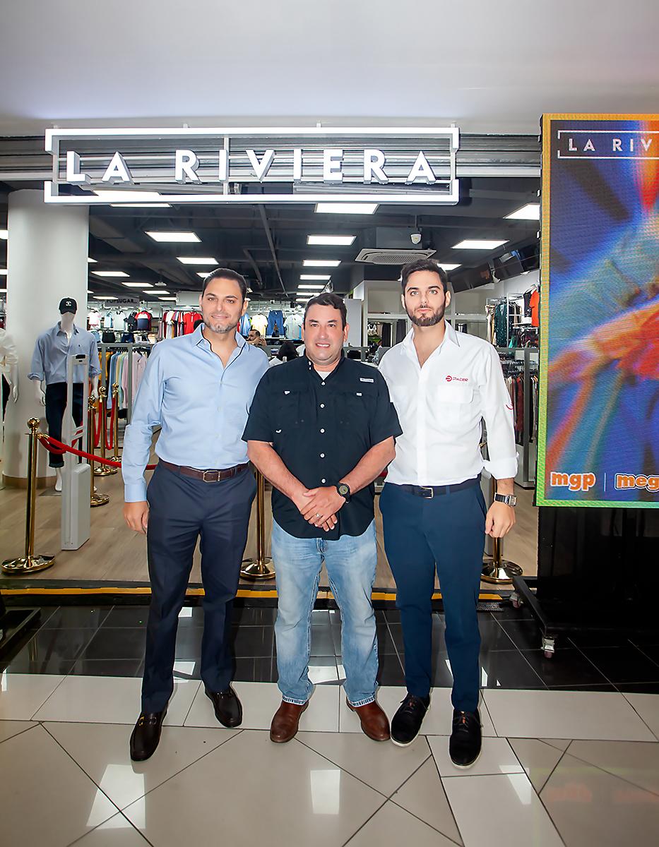 Juan Carlos Canahuati, gerente general Grupo Pacer, Mario Peña, CEO de Megapaca Centroamérica, y Alejandro Canahuati, Sub-Gerente General Grupo Pacer.