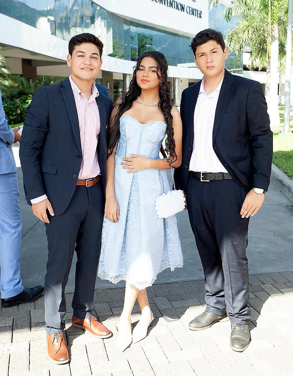 Thomas Portillo, Sary Ortiz y César Salgado.