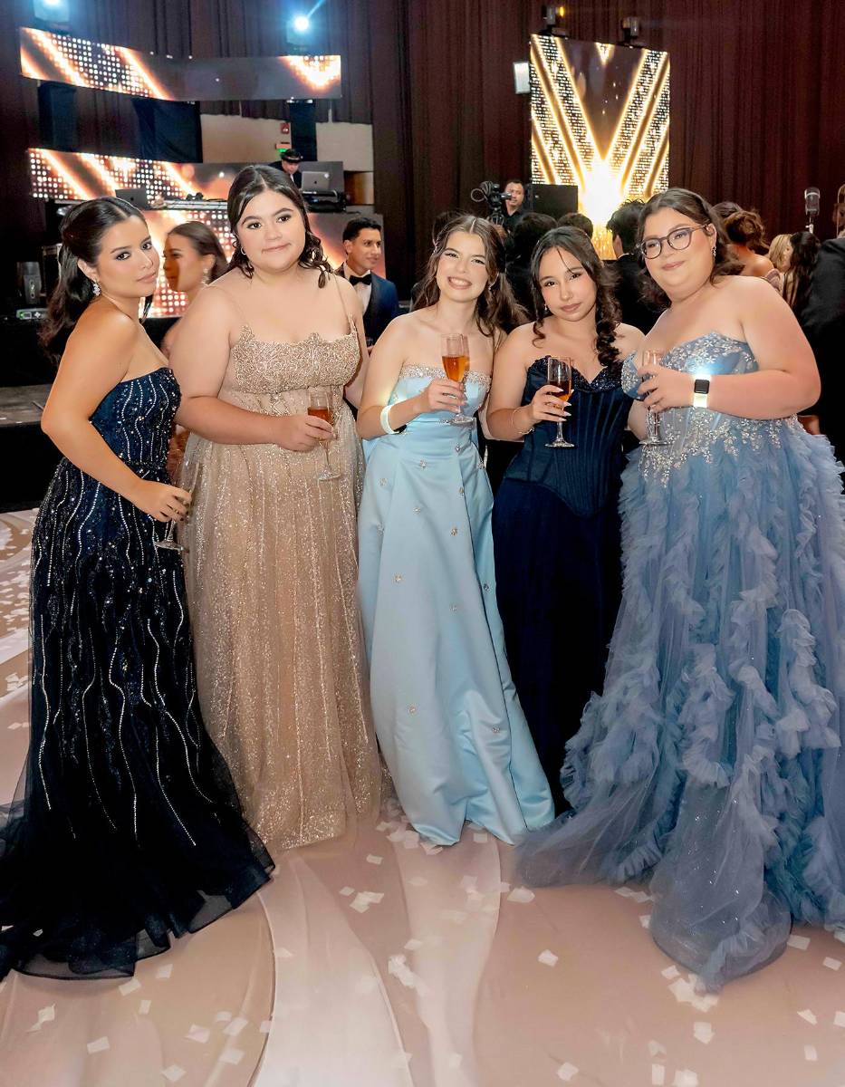 Victoria Flores, Natalia Miranda, María Fernanda Tróchez, Ashley Calderón y Natalia Rivera. 
