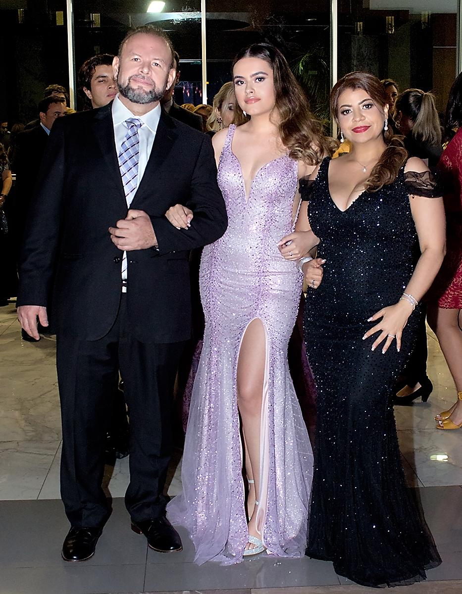 Cristian, Fátima y Astrid Mendez.