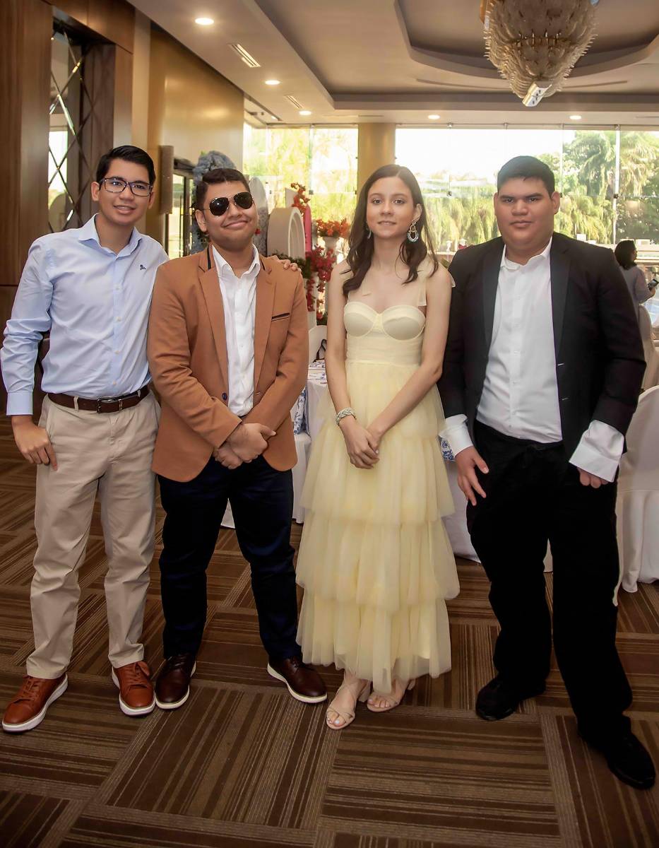 Karen Gavarrete, María José Jimenez y Chadia Yuja.