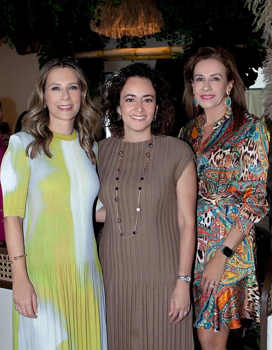 Margarita Hawit con Heidy Tinoco y Anabel Larach.