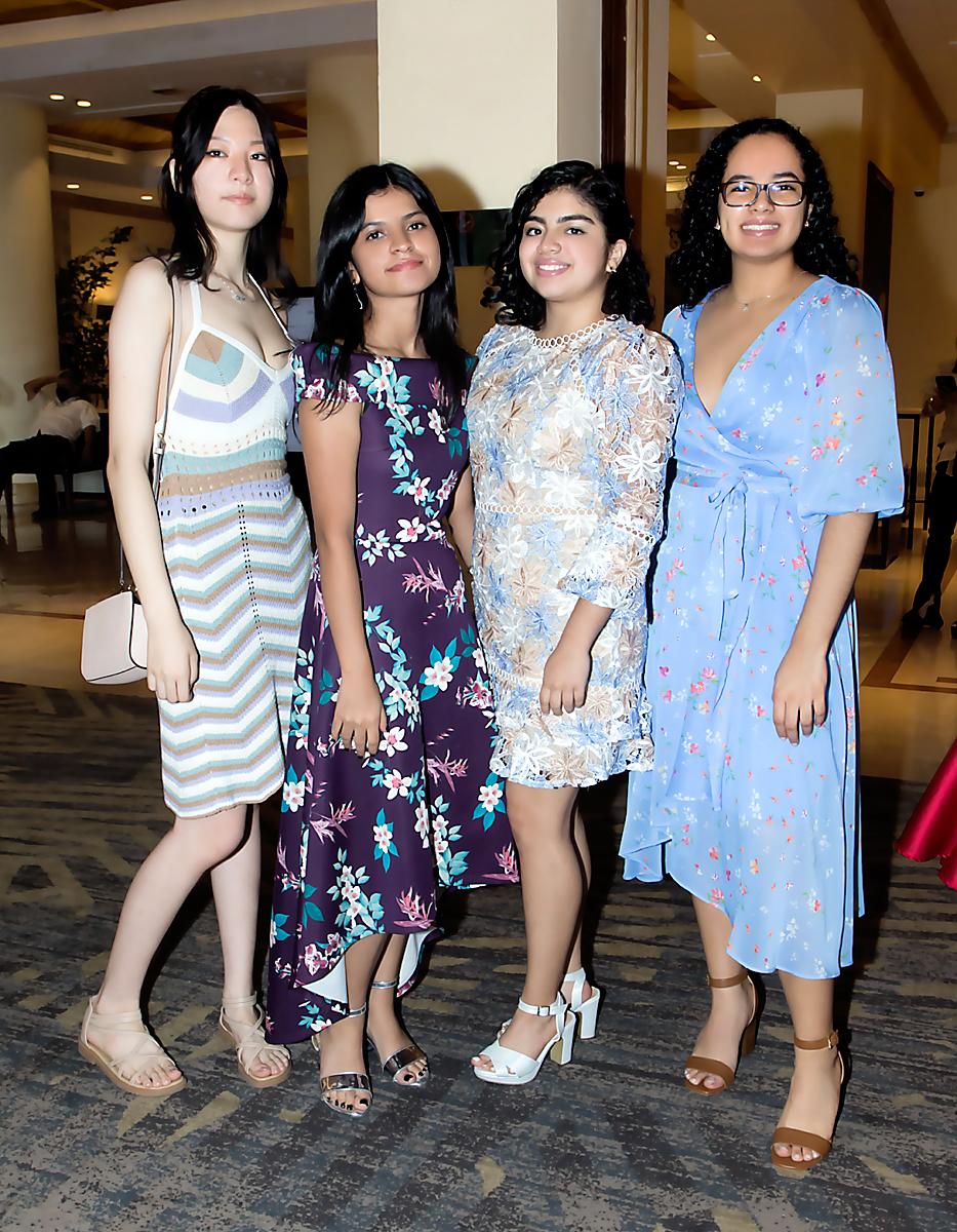 Jia Yu Liou, Heydi Mejía, Geanina Monge y María José Romero. 