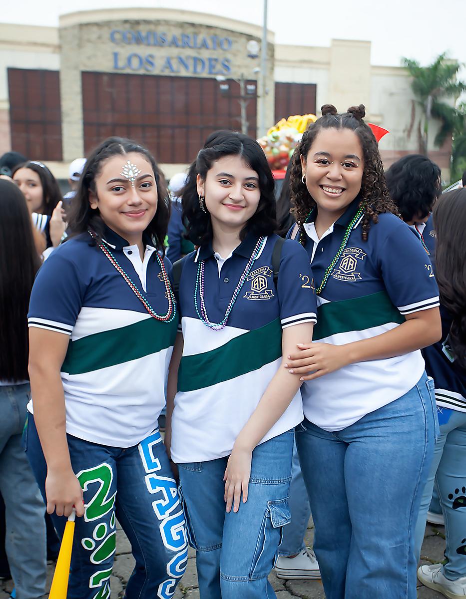 Jennifer Lagos, Gladys Barahona y Mariel Santizo.