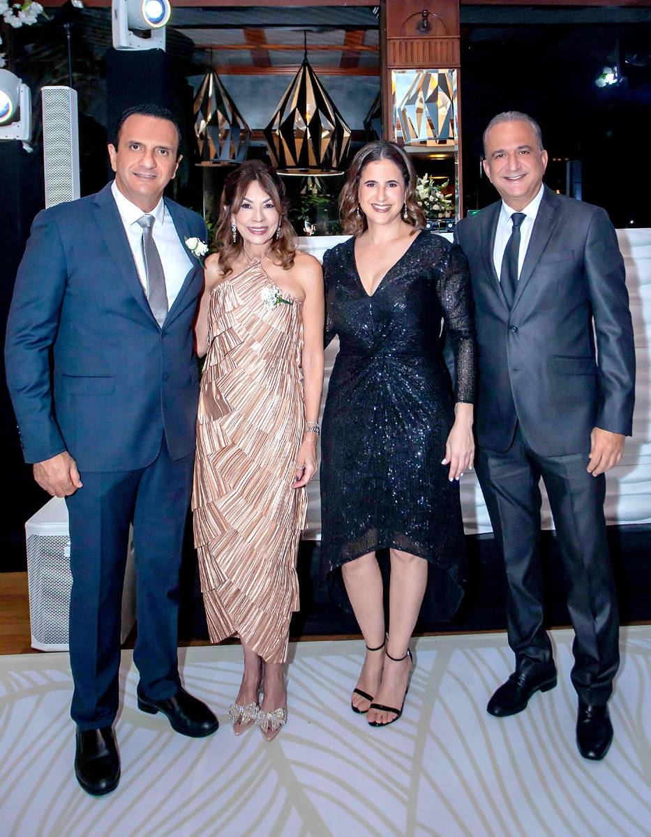 Samy, Ana Luisa, Lis y Anuar Chahín