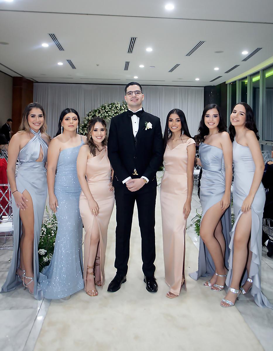Keylin Schrunder, Claudia Figueroa, Lidia Caballero, Carlos Méraz, Jennifer Morel, María Fernanda y Ligia Méraz.