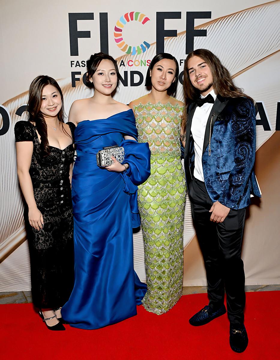 Ashley Chan, Sophia Yu, Weiwei y Jourdan Blue