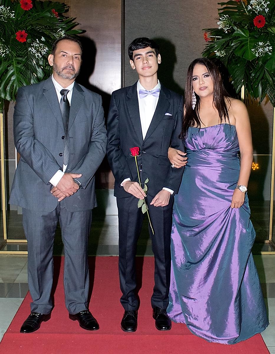 Martín Duarte, Martín Duarte jr. y Evelyn Godoy.