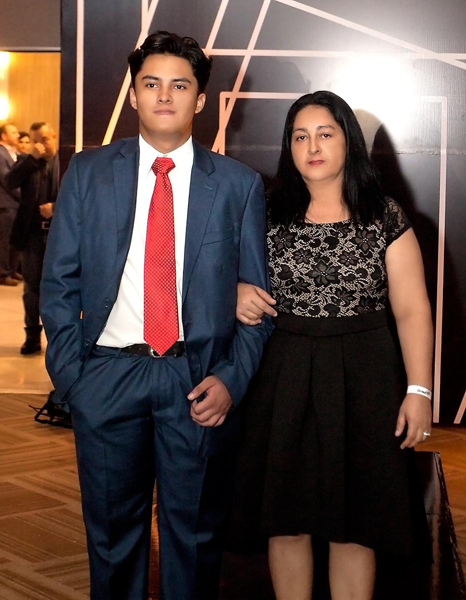 Desfile de padres e hijos de la PROM NIGHT 2023 de Valle de Sula