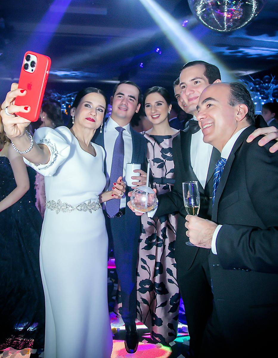 Jessica, Emin, Estefania Abufele, Nader Yacaman, Gabriel y Emín Abufele.