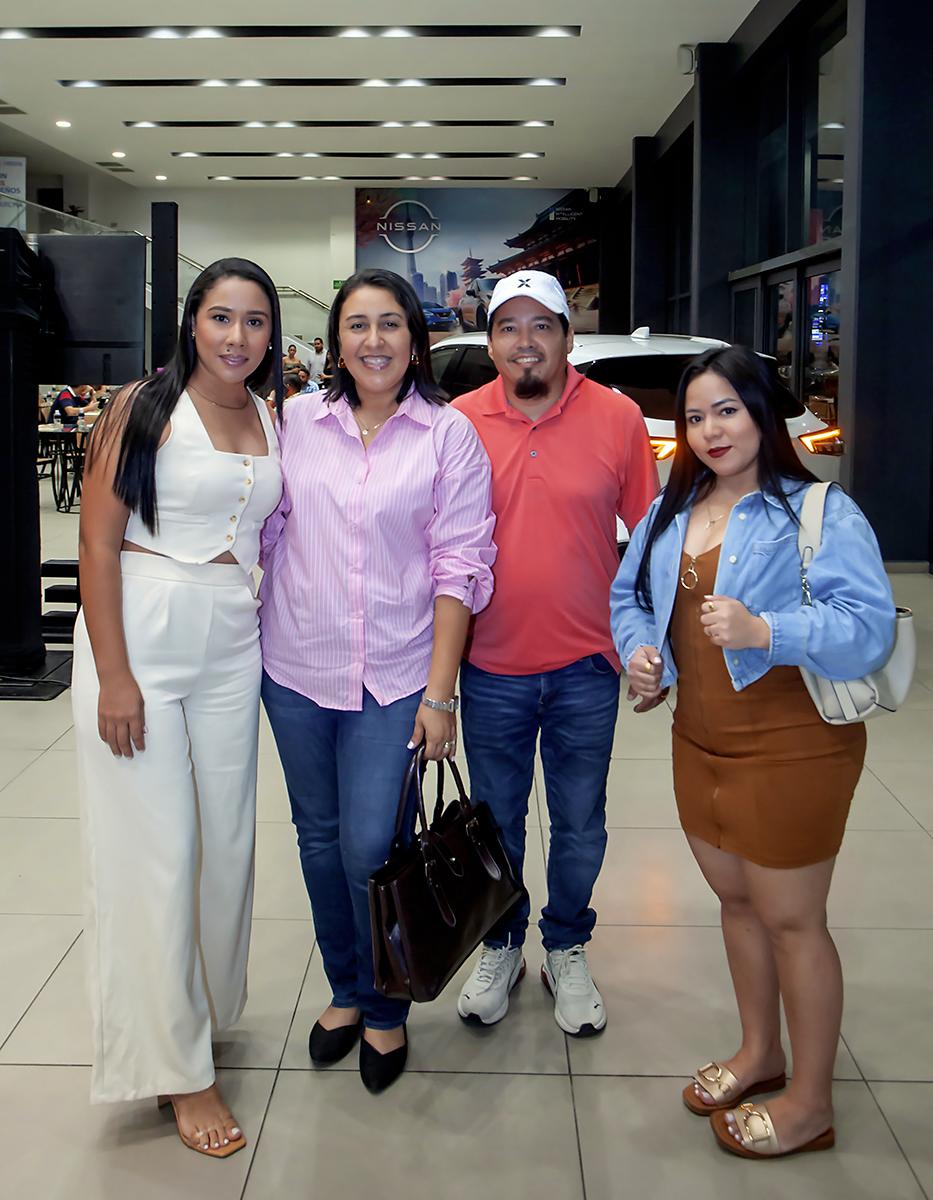 Flor Santos, Yisella Mejía, Darwin Mejía y Yuri Varela.