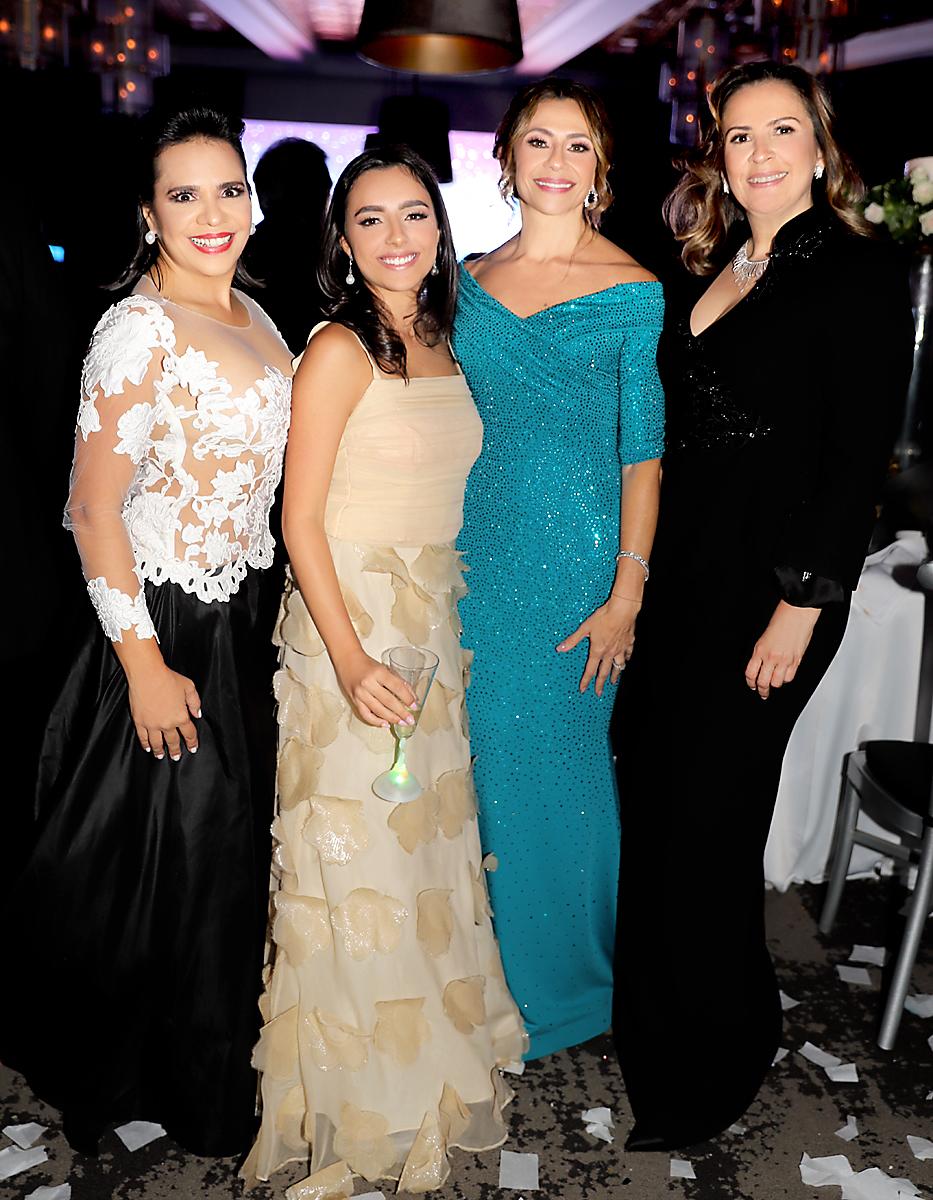 Invitados a la prom de la American School of Tegucigalpa