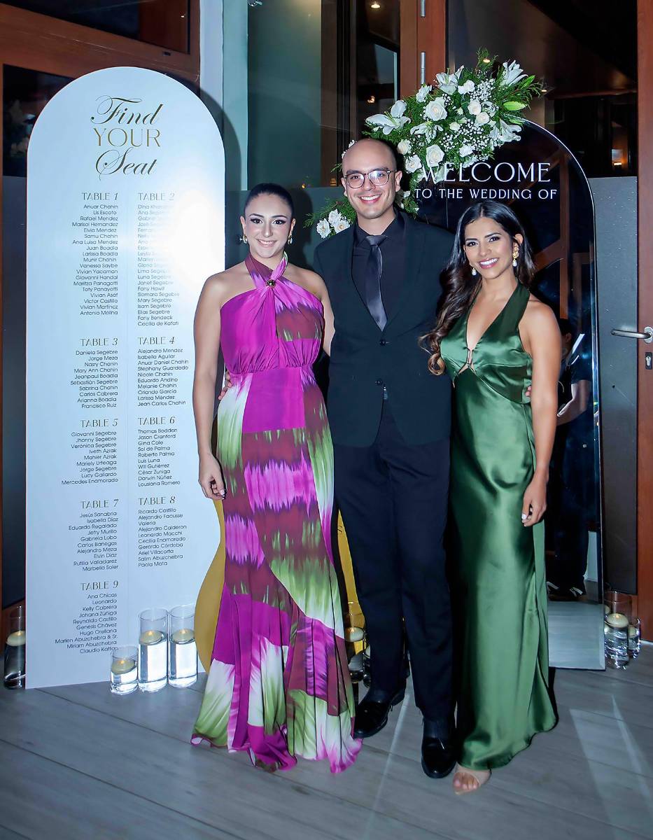 Daniela Segebre, Jesús Sanabría e Isabella Díaz.