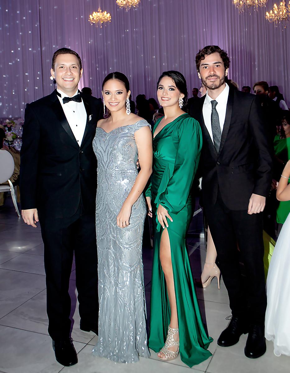 Abraham Wolozny, Norma Soto, María Fernanda Soto y Danilo Pineda.