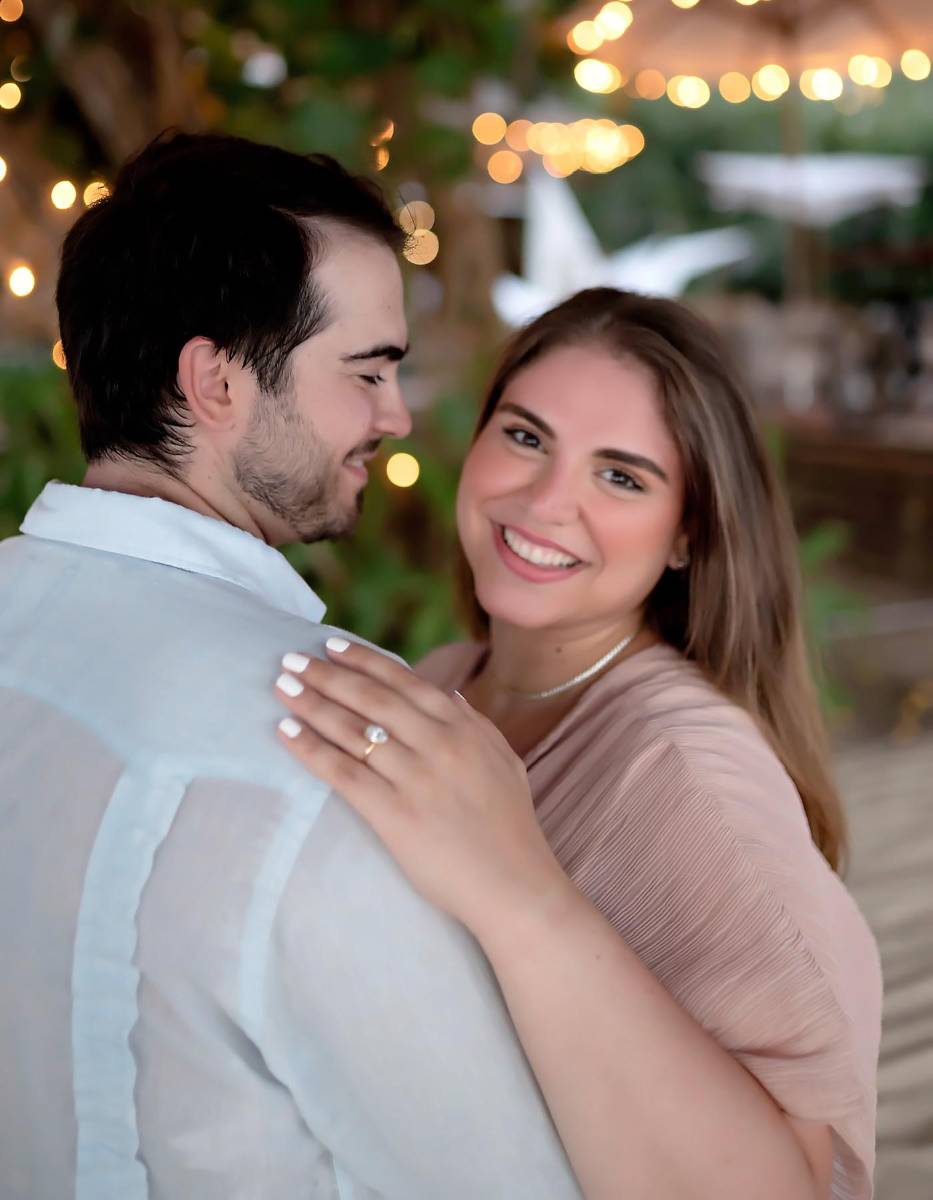 Los novios Carlos Rojas Pérez y Valerie Boadla Diban.