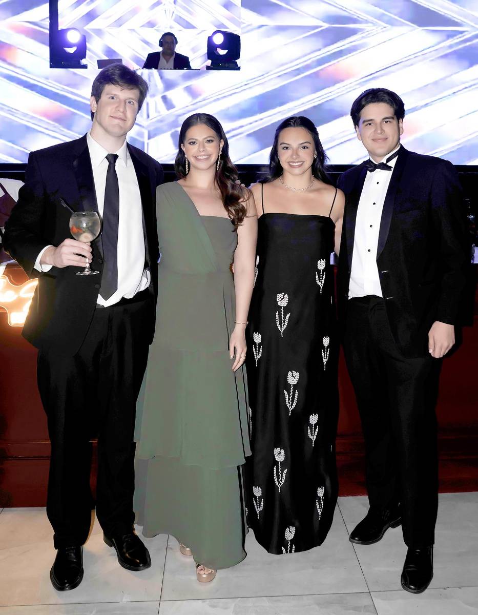 Francisco Viena, Iliana Ortega, Lucìa Matute y Francisco Rivera.