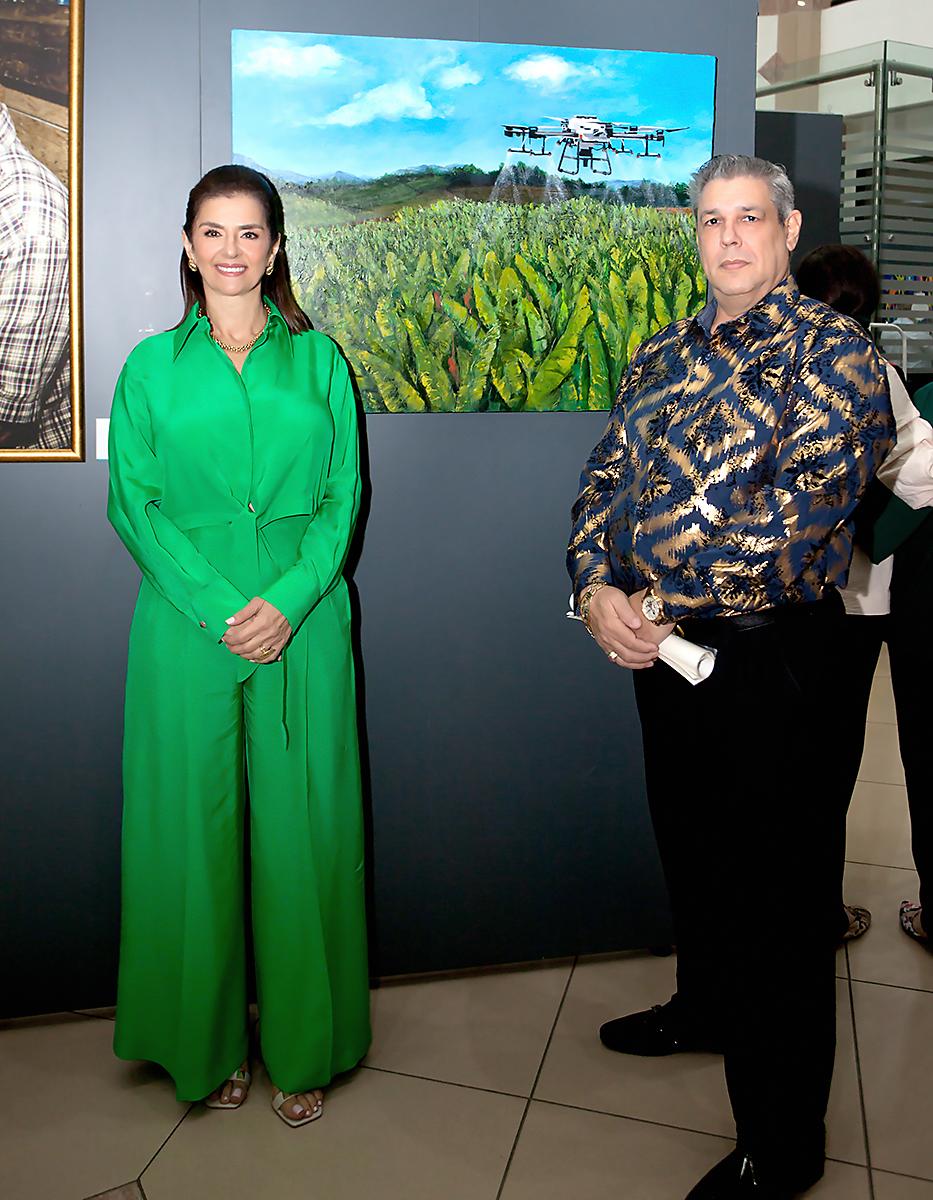 La pintora Suyapa Monterroso y Tadeo Nodarse.