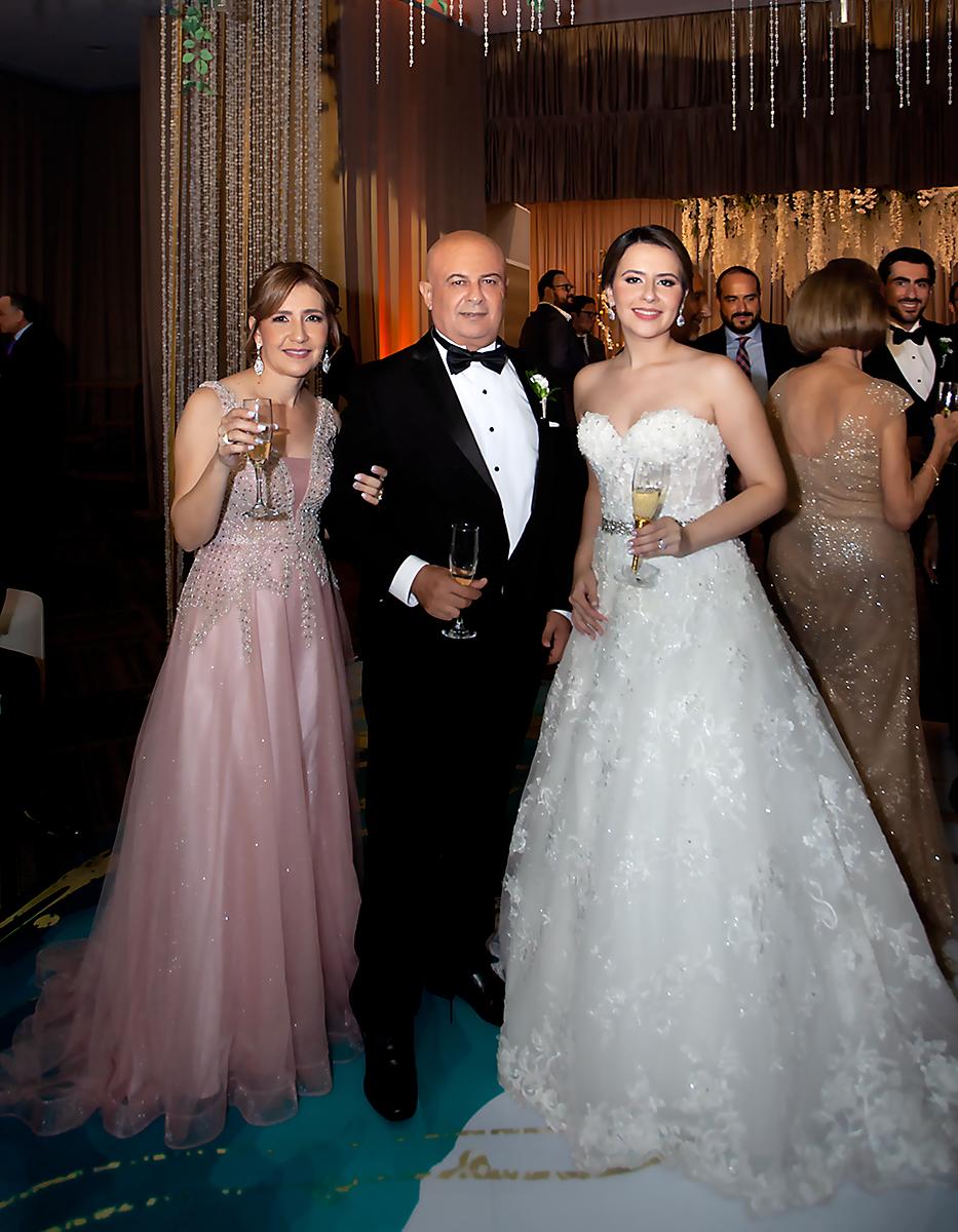 Widad Gabrie con Raed y Nicole Almassou