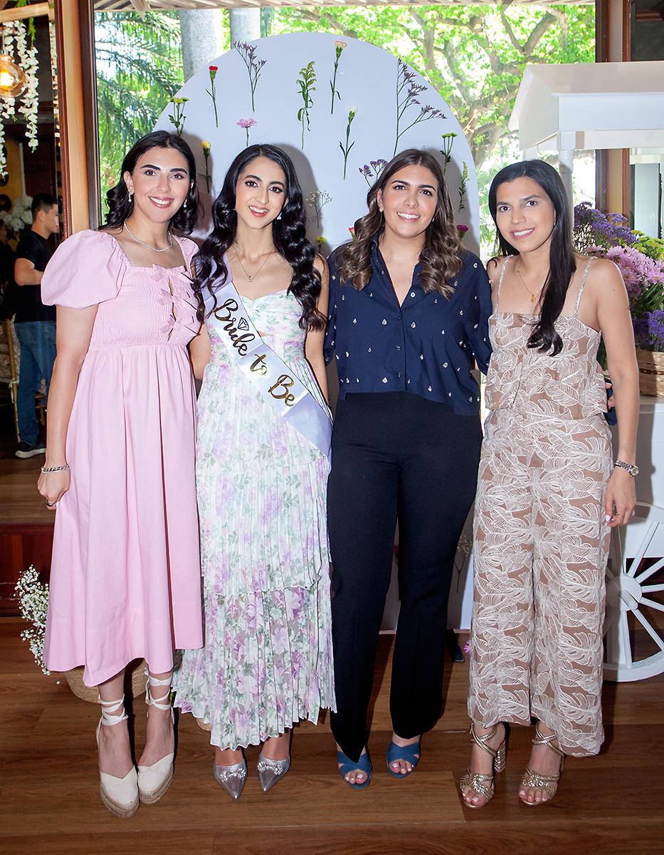 Vivían Belot, Fabiola Stefan, Marcela Panayotti y Victoria Jaar.