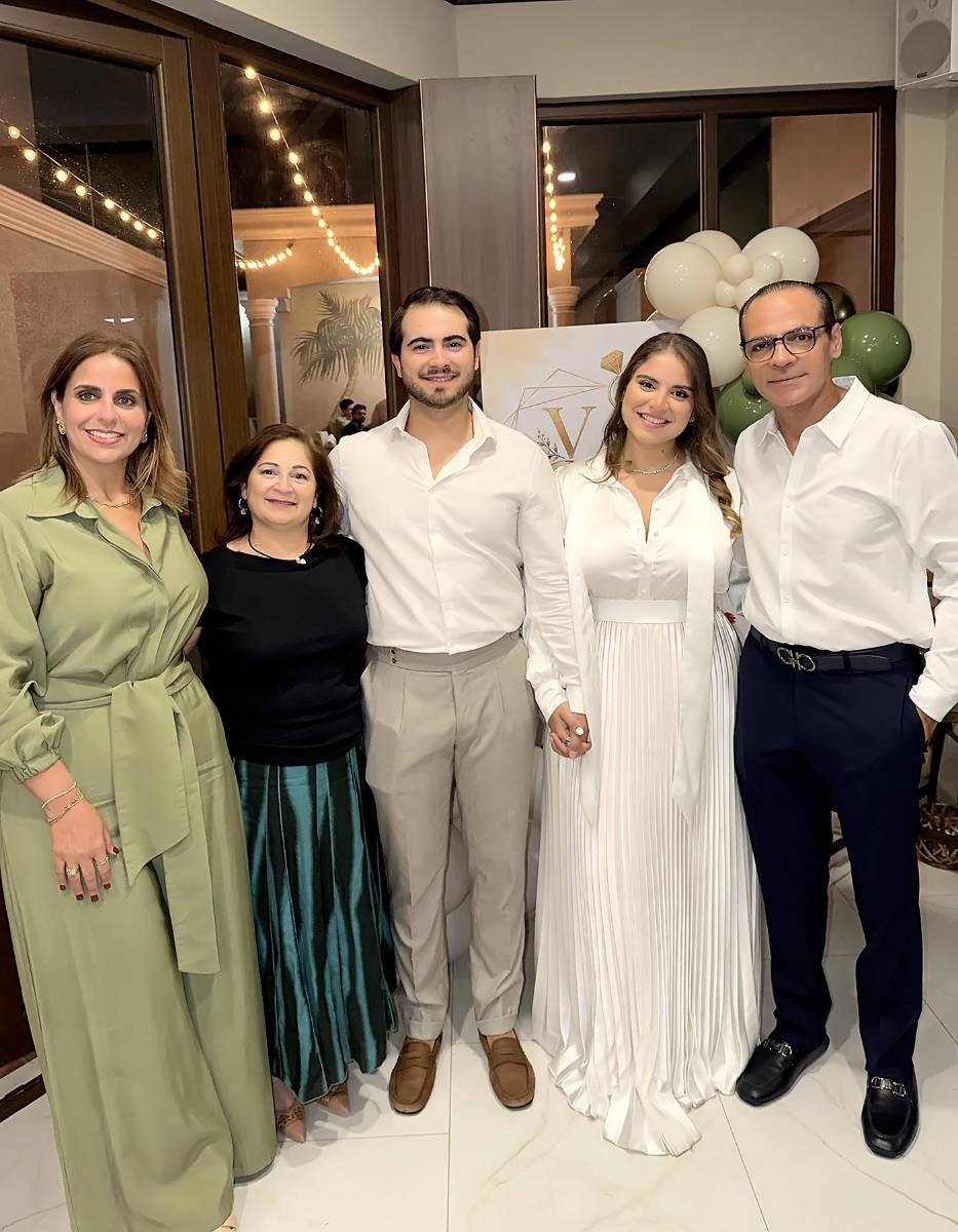 Suad Boadla, Paqui Pérez, Carlos Rojas, Valerie Boadla y su padre José Fernando Boadla.