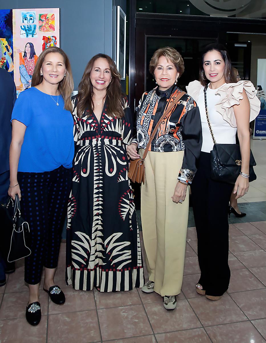 Cali Giacoman, Martha Lee Olmedo, Nena Díaz y Tricia Matuty.