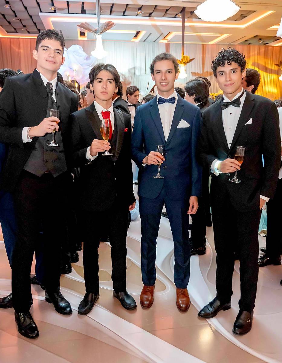 Adrián Acevedo, Anthon Carvajal, Alessandro Acevedo y Sebastián Girón. 