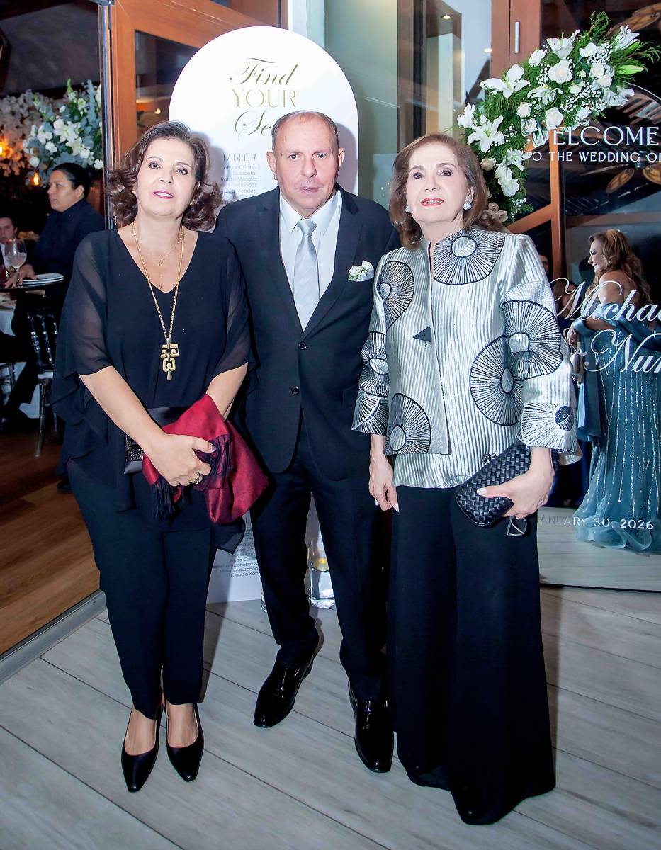 Luna Segebre, Gabriel Segebre y Ana Segebere.