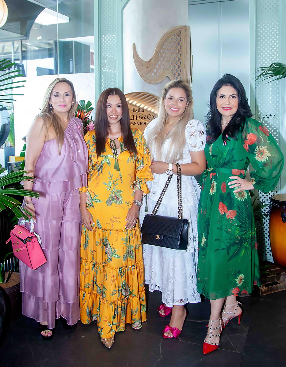 Androlla Mitri, Marna Schmidt, Sol Sosa y Claudia Kattán.