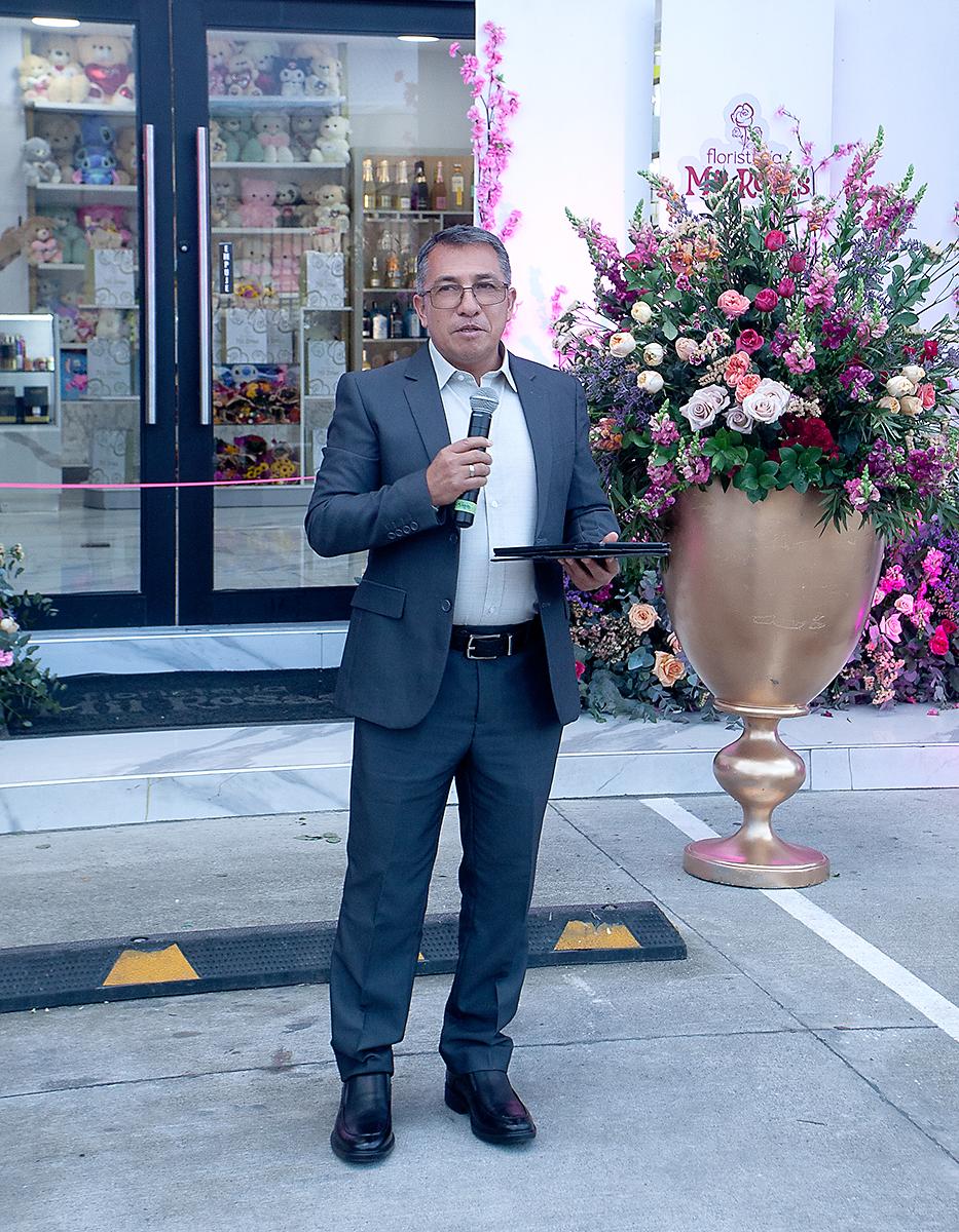 Apertura Floristería Mil Rosas