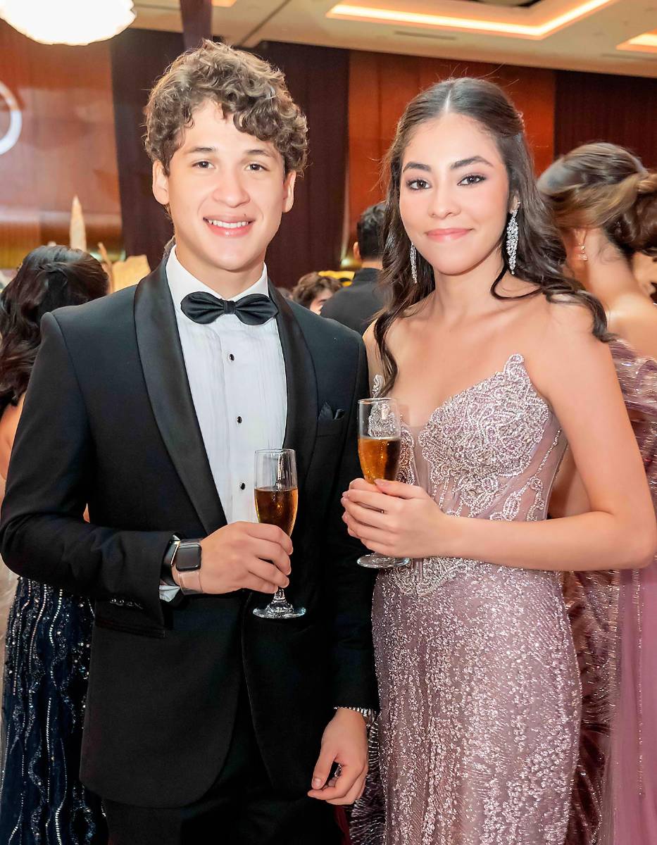 Diego Paz y Ariana Reyes. 