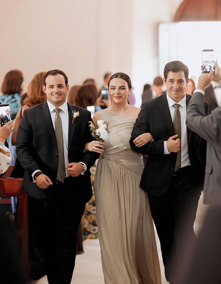 Asi se vivió la boda eclesiástica de Johannes Múller y Ruth Panayotti