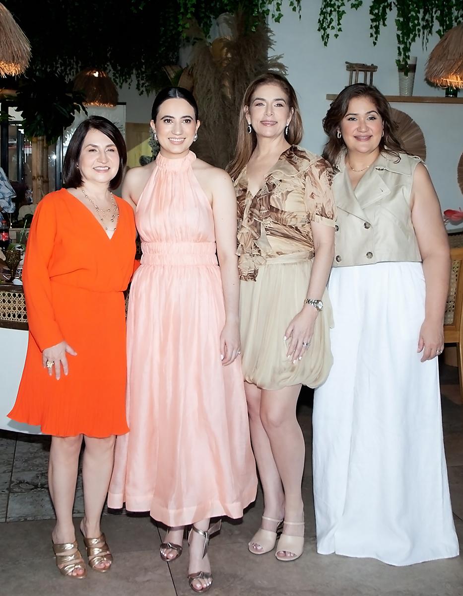 Rosana Nufio, Camille Hawit, Ruth Marie Canahuati e Isabel Sabillón.