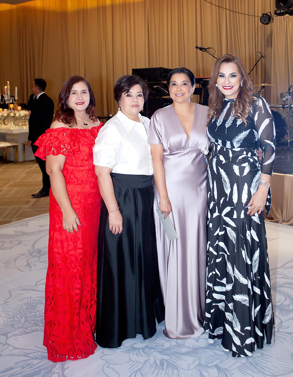 Maritza Zaldívar, Gisela Miranda, Karla Tobey y Ligia Hall.