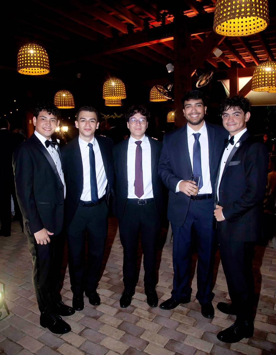 Samuel Hall, Miguel Villegas, Bryan Aguilar, Marlon Barahona y Andrés Hall.