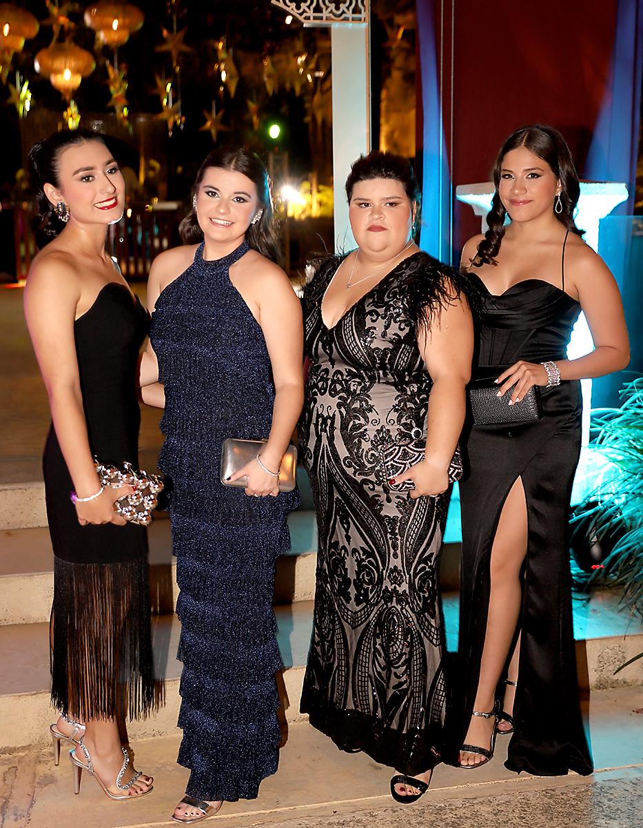 Cristina Laínez, Andrea Llanes, Andrea Turcios y Sophie Fajardo.