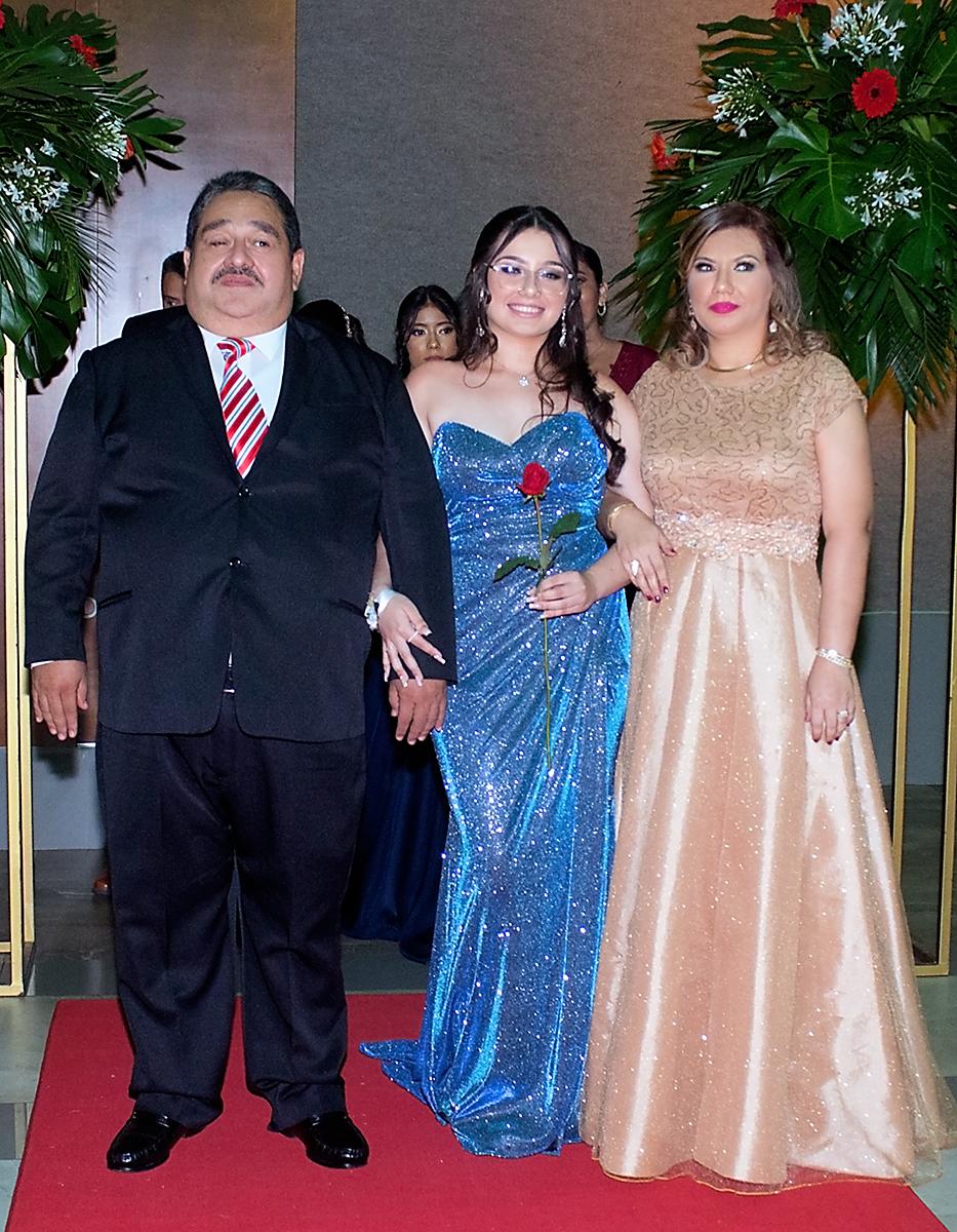 Wilfredo, Carmen y Carmen Paíz.