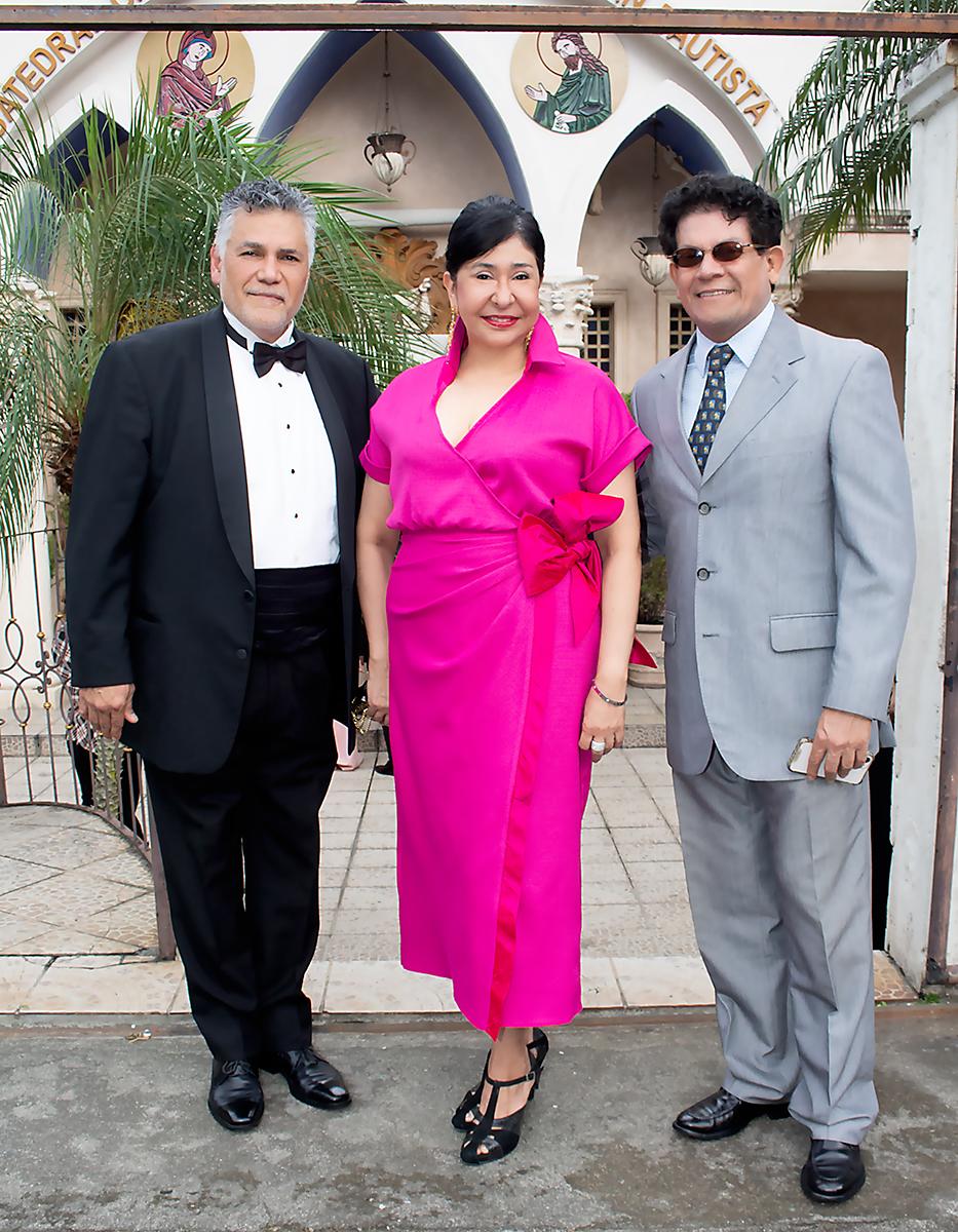 Rodolfo Saravia con Katy e Iván Lagos