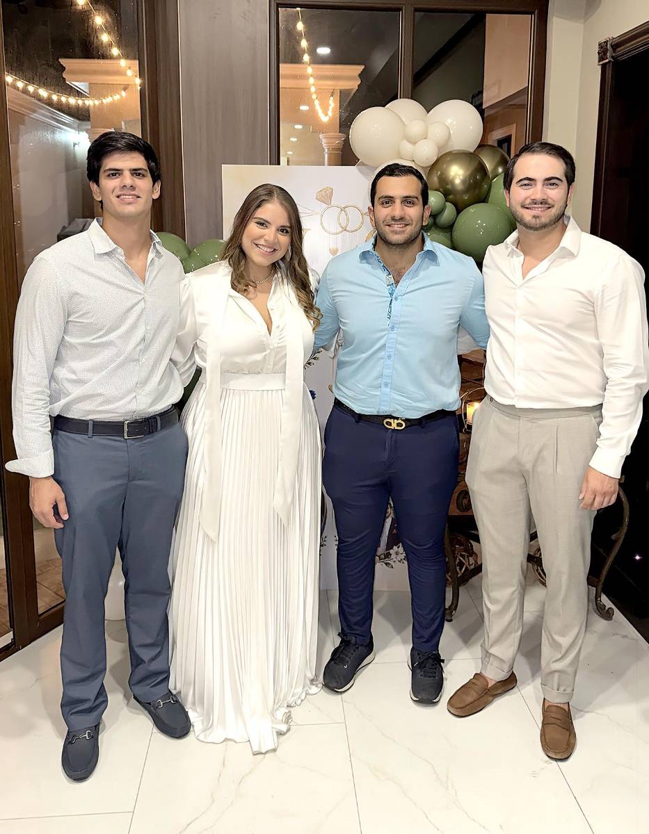 Raul Faraj, Valerie Boadla, Tony Faraj y Carlos Rojas.