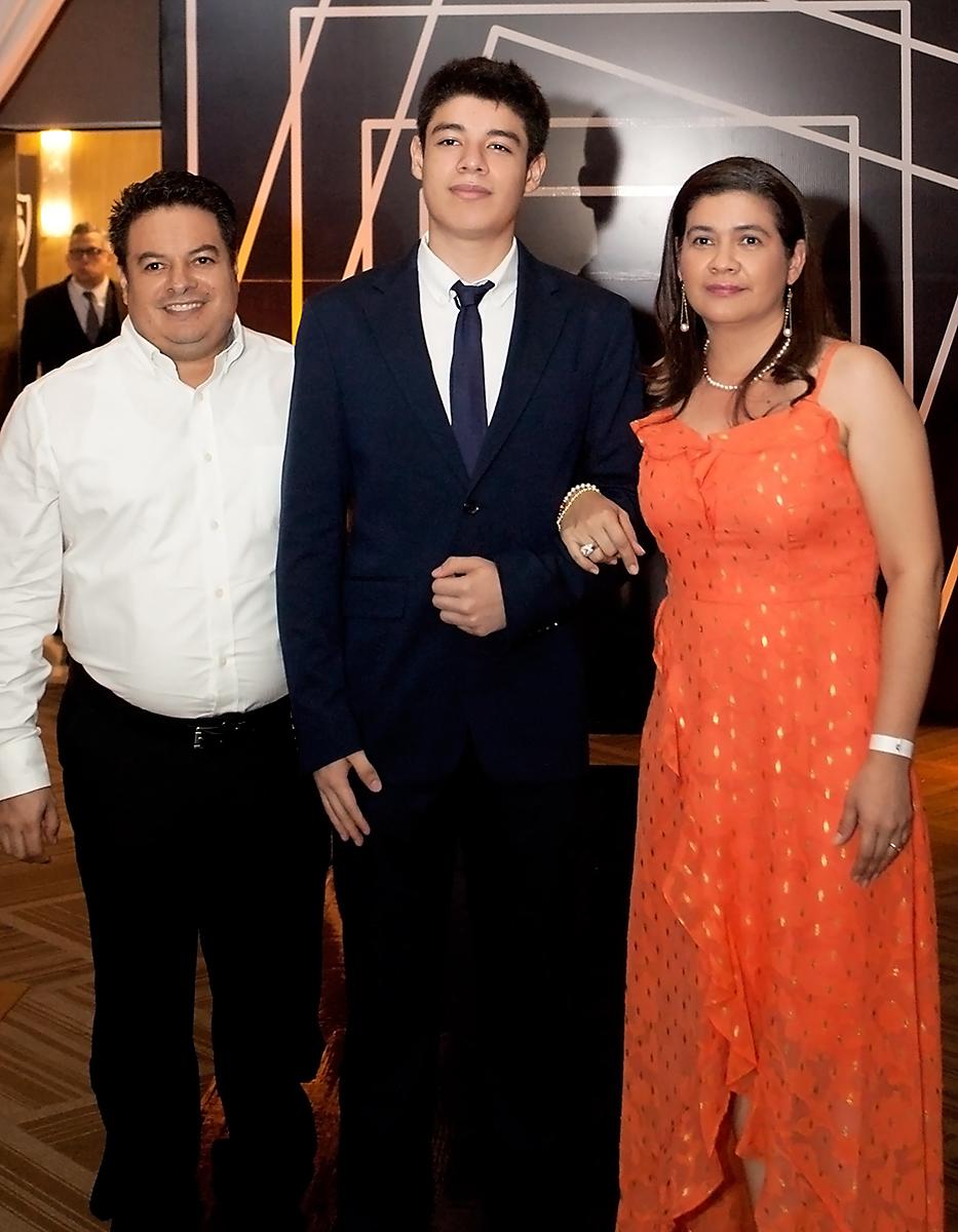 Desfile de padres e hijos de la PROM NIGHT 2023 de Valle de Sula