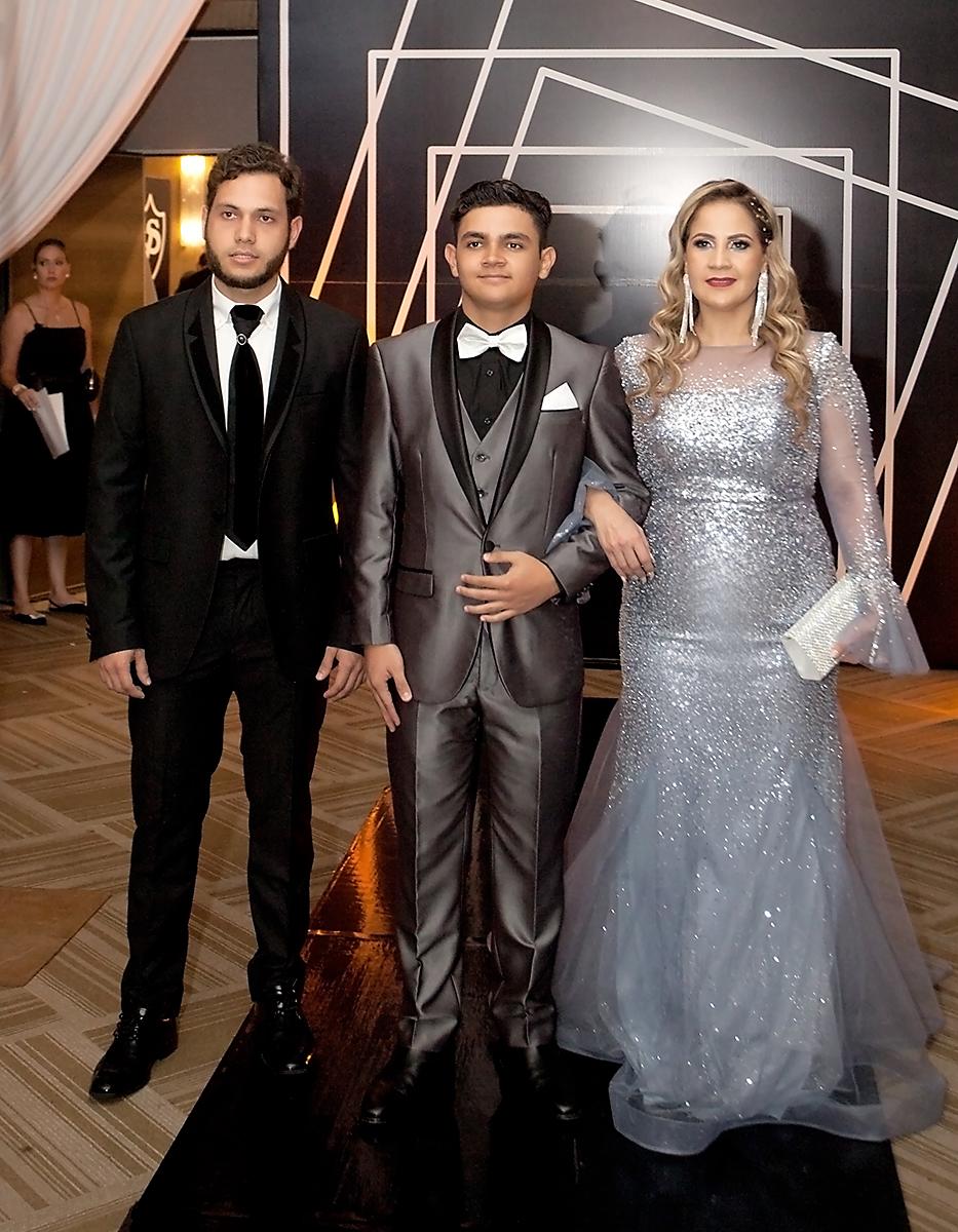 Desfile de padres e hijos de la PROM NIGHT 2023 de Valle de Sula