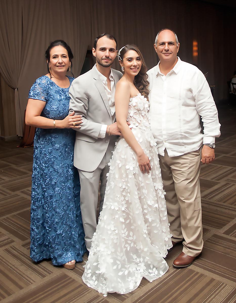 Boda civil de Andonie Dox