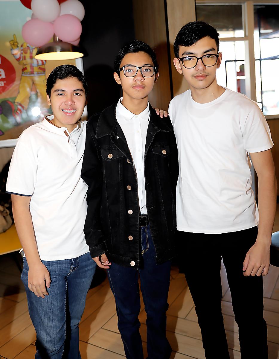 Ricardo Pineda, Ian Pérez y Eduardo Olmedo