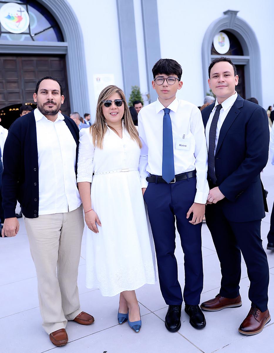 José Jorge De Rojas con Kathy Uclés, Mateo y Omar García José Jorge De Rojas con Kathy Uclés, Mateo y Omar García