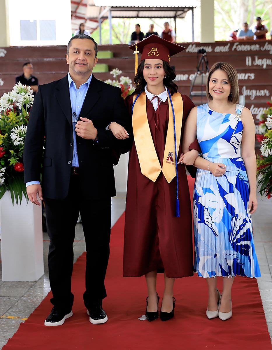 Graduación de los seniors 2025 de Mayan School