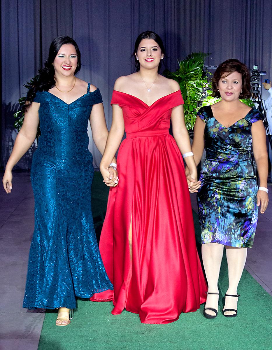 Sandra Regina Flores, Sofía Daniela Díaz y Sandra de Flores. 